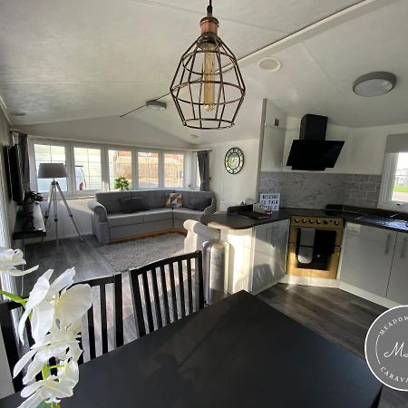צ'אפל סנט לאונרדס Palm Grove 2- Golden Palm - Pet Friendly, Wifi, Bed Linen, Central Heating - Meadow Lakes Caravan & Lodge Hire מראה חיצוני תמונה