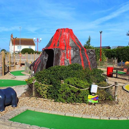 צ'אפל סנט לאונרדס Palm Grove 2- Golden Palm - Pet Friendly, Wifi, Bed Linen, Central Heating - Meadow Lakes Caravan & Lodge Hire מראה חיצוני תמונה