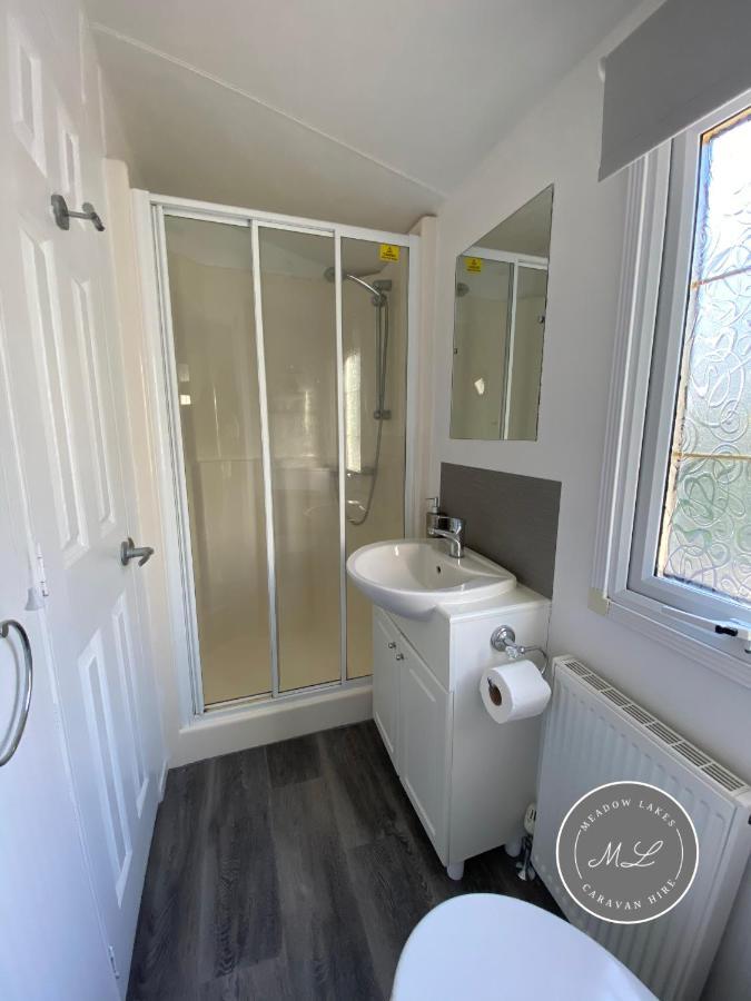 צ'אפל סנט לאונרדס Palm Grove 2- Golden Palm - Pet Friendly, Wifi, Bed Linen, Central Heating - Meadow Lakes Caravan & Lodge Hire מראה חיצוני תמונה