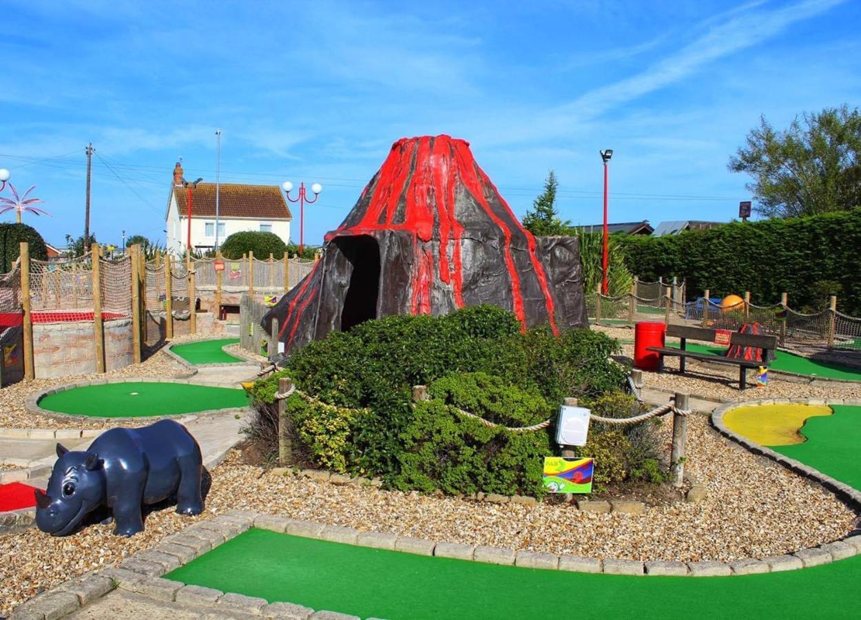 צ'אפל סנט לאונרדס Palm Grove 2- Golden Palm - Pet Friendly, Wifi, Bed Linen, Central Heating - Meadow Lakes Caravan & Lodge Hire מראה חיצוני תמונה